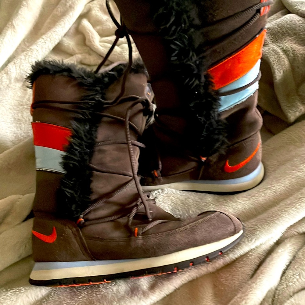 Nike snow boots